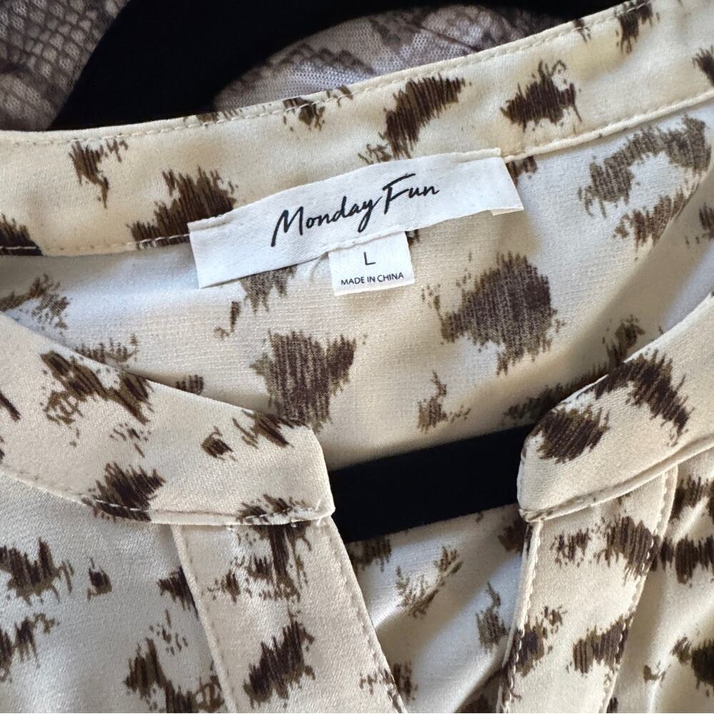 NEW Monday Fun x Stitchfix Cream and Brown Patterned Top - Picture 4 of 7